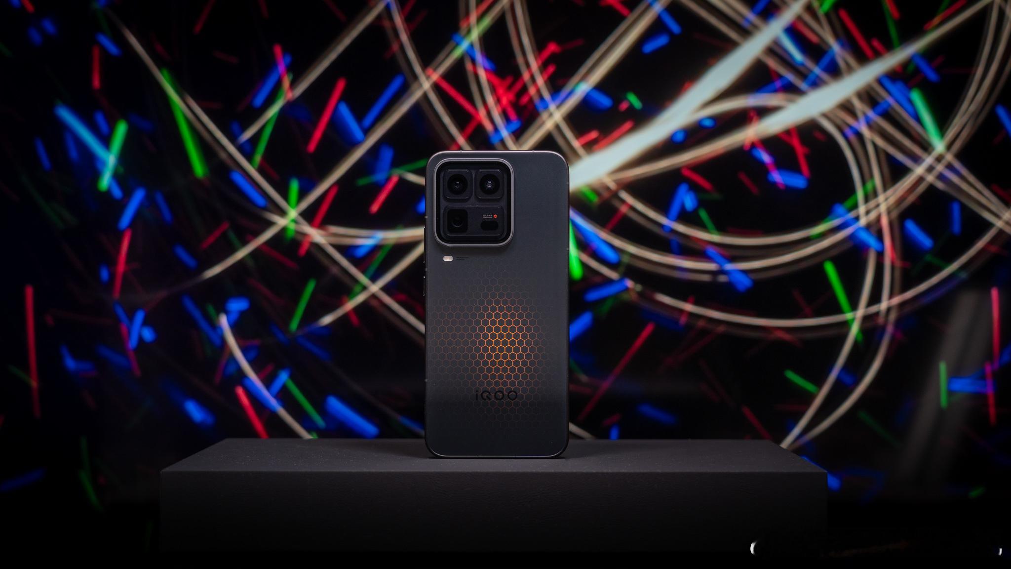 iQOO 15 Ultra 2047 & 2077 