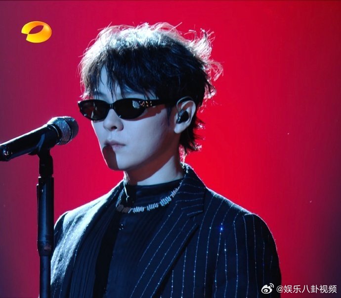 纯净嗓音氛围感爆棚，尤长靖演唱饱含情绪，音色细腻有质感，每段演唱都诚意满满歌手直