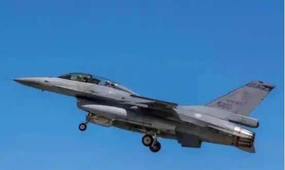 美媒狂言空袭，解放军岂会惧战？
美媒抛出惊人言论：一旦中国收复台湾，美军将全面空