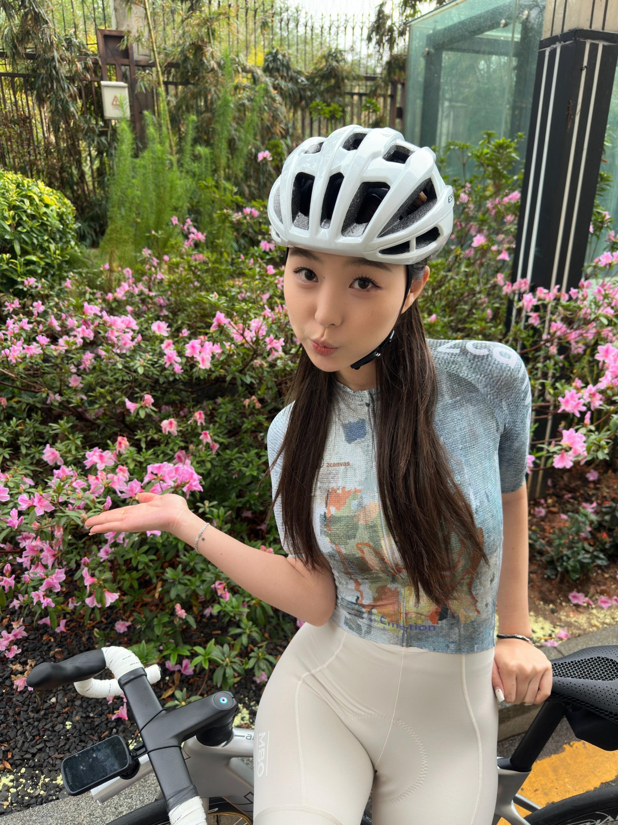 而那些昨日依然缤纷着。