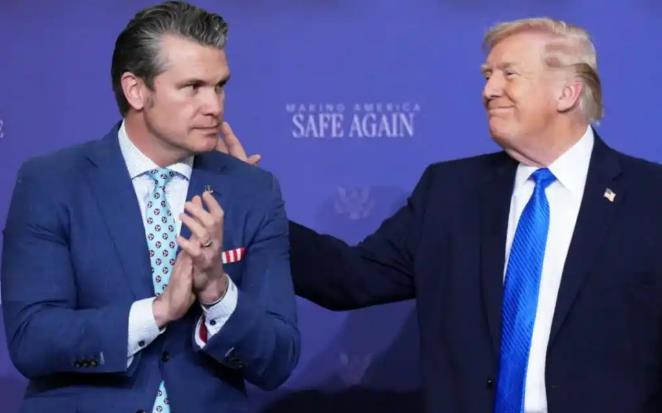 美国战争部长赫格塞思：铁定背锅侠！因为这口锅，就是特朗普给他量身定做的！
这哥们