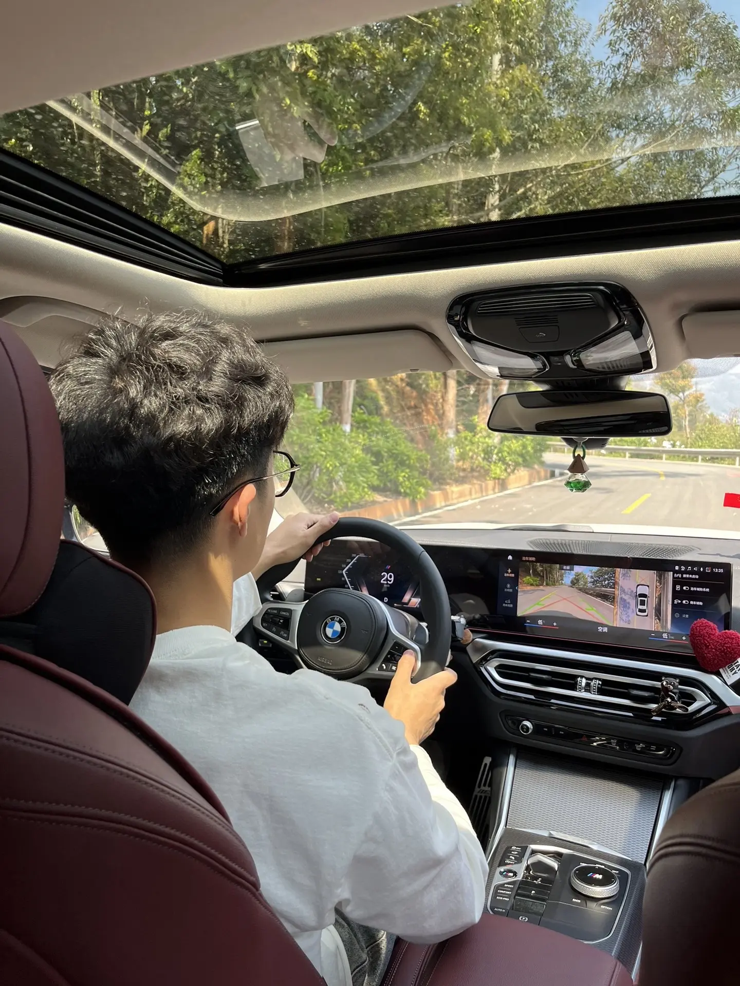 谁不喜欢年少有为的感觉，谁不想18岁就拥有别人30岁才有的东西 但是一...