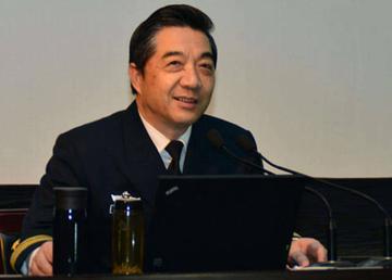 谢谢你张召忠！你真是伟大的预言家！2015年你就表示，美国啥也不干，让东方大国追