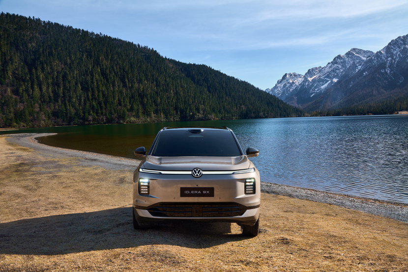 上汽大众 ID.ERA 9X 火热预售中，预售价32.98 万起，真正做到 “入