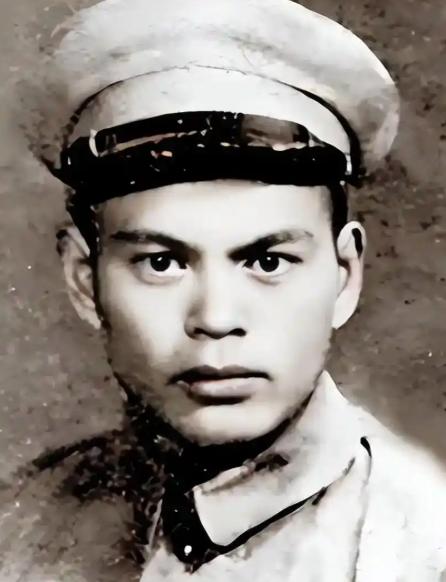 1950年新疆，108位解放军被上千叛匪困在孤城40天，弹尽粮绝之时，匪首送来一