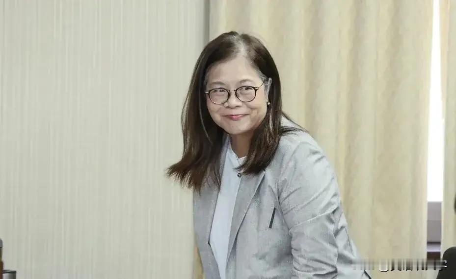 这些天来郭正亮非常生气，直接喊话管碧玲：难道此前还没被日本和菲律宾坑怕吗？你们有