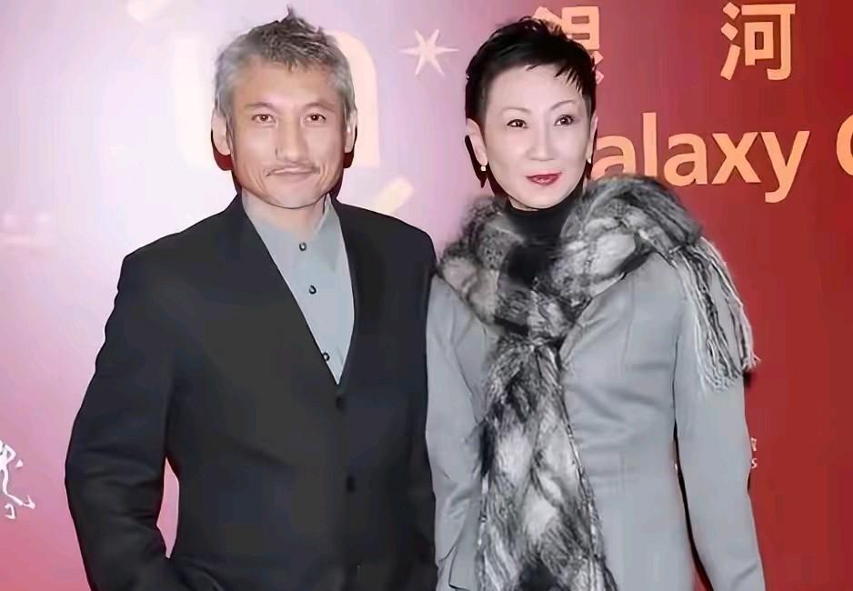 一个徐克，一个尔冬升，虽然我很喜欢他们导演的电影，但他们对前妻的态度我真的不敢赞