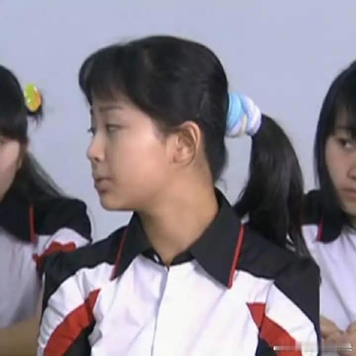 杨紫小时候…… 