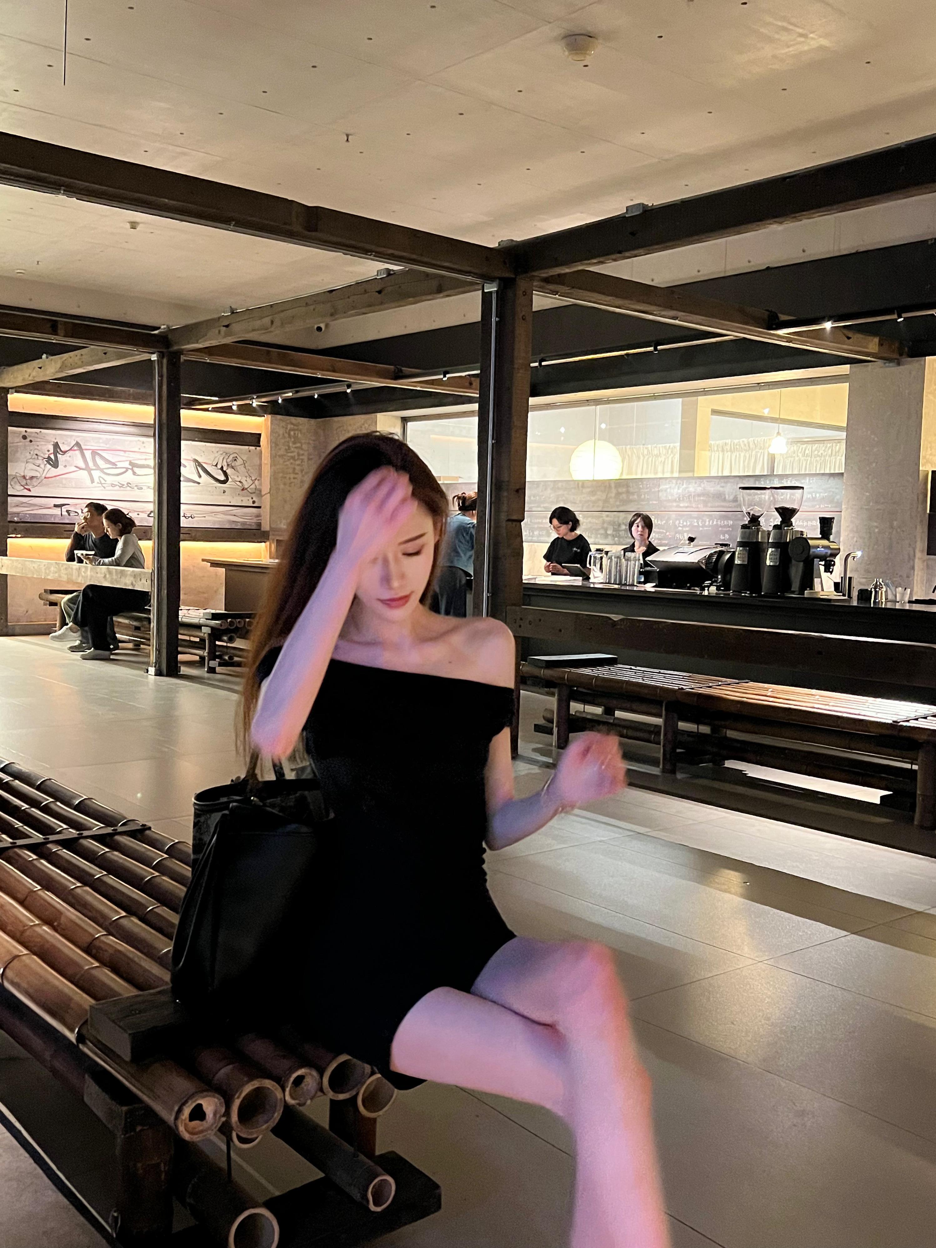 🫢 ​​​