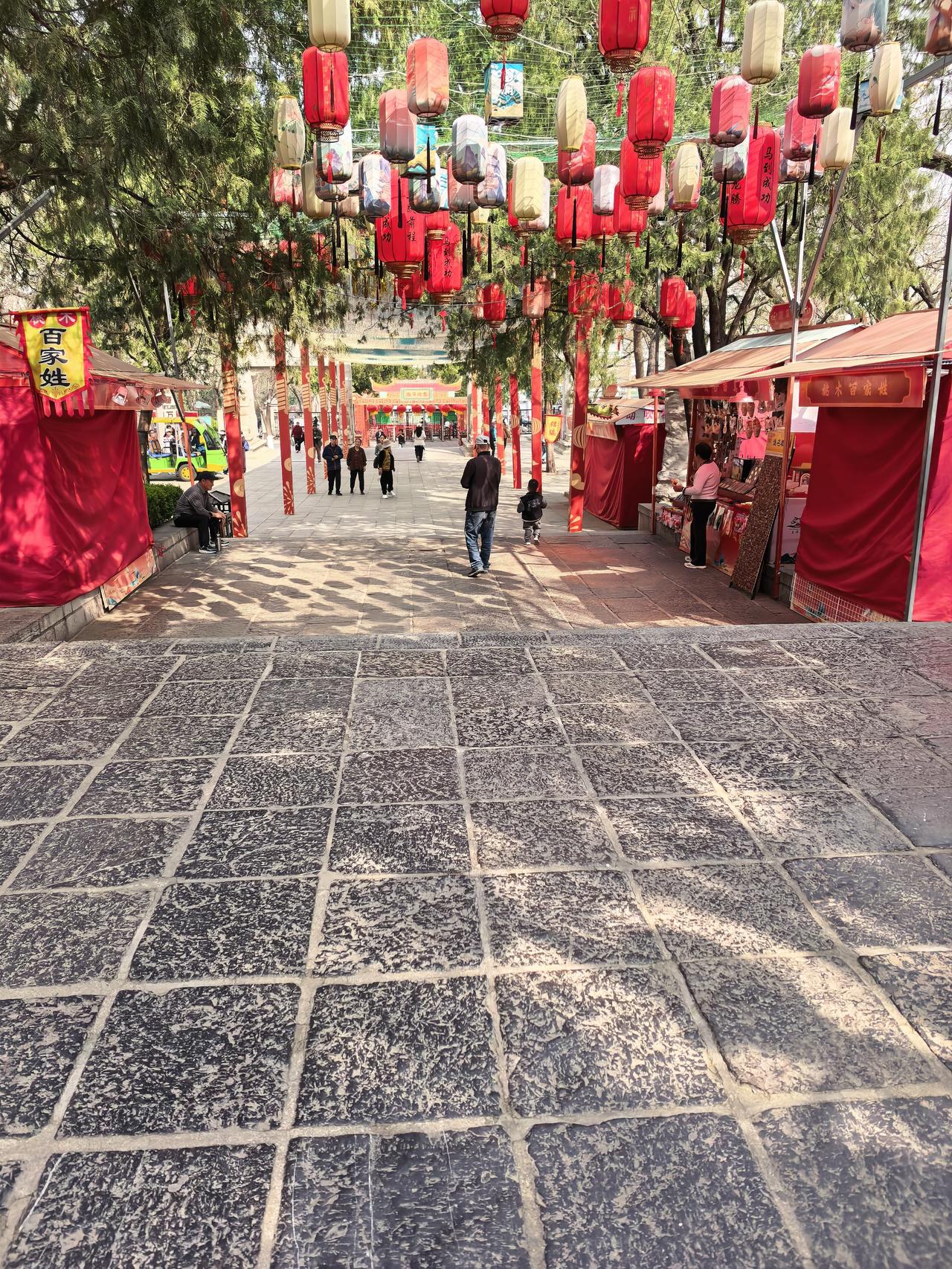 晒出你的本地生活天气很好，山上转转。