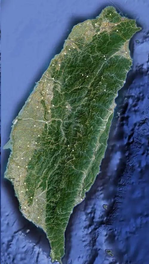 德媒刊文声称，中国当下面临两个道路选择。

其一是，收复台湾。

其二是，进一步