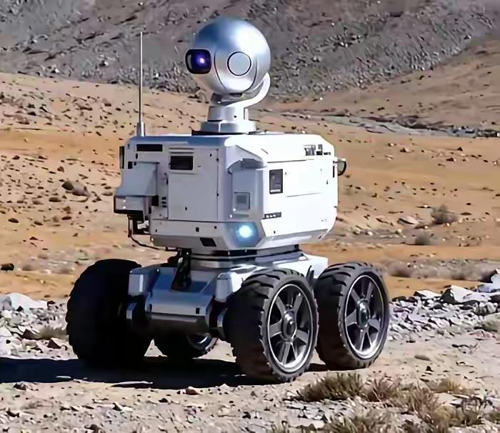 有印度媒体渲染称：“中国部署的边境执勤“中国部署的边境执勤机器人可能被印度士兵抱