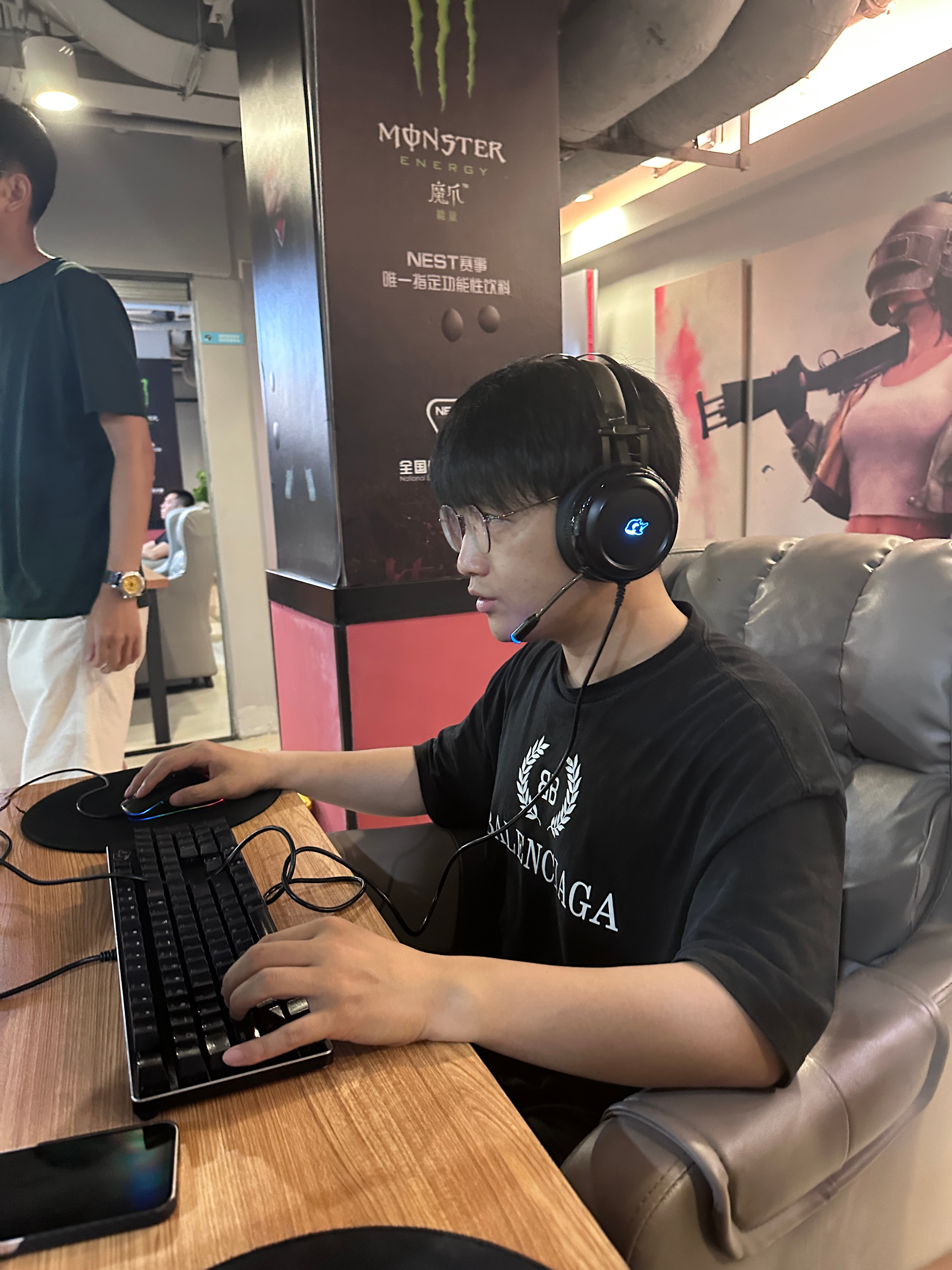 跟这个人来网吧是一点点🤏意思都没有总赢 输不了[吃瓜] ​​​