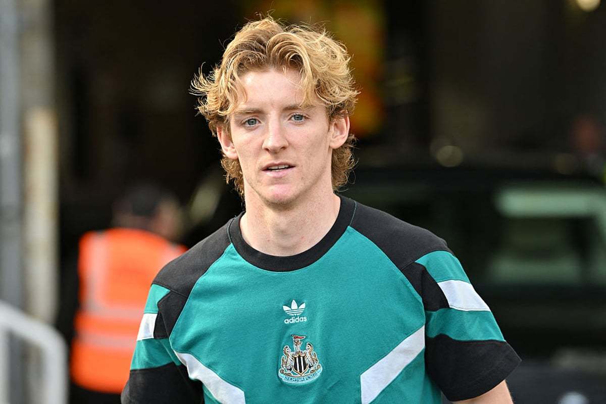 戈登已告知其身边人，他愿意考虑转会至拜仁慕尼黑。这位英格兰人将转会慕尼黑视为职业