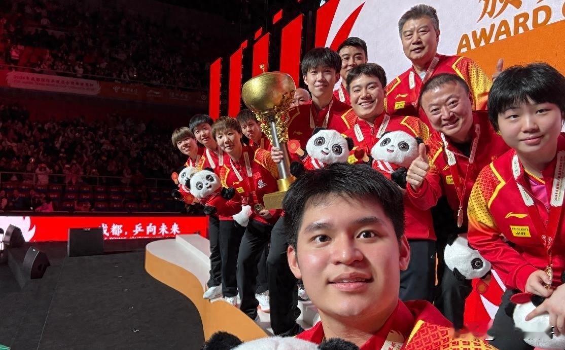 国乒8-1横扫韩国夺冠，却暗藏乒坛隐忧。2024成都混合团体世界杯赛场上，中国队