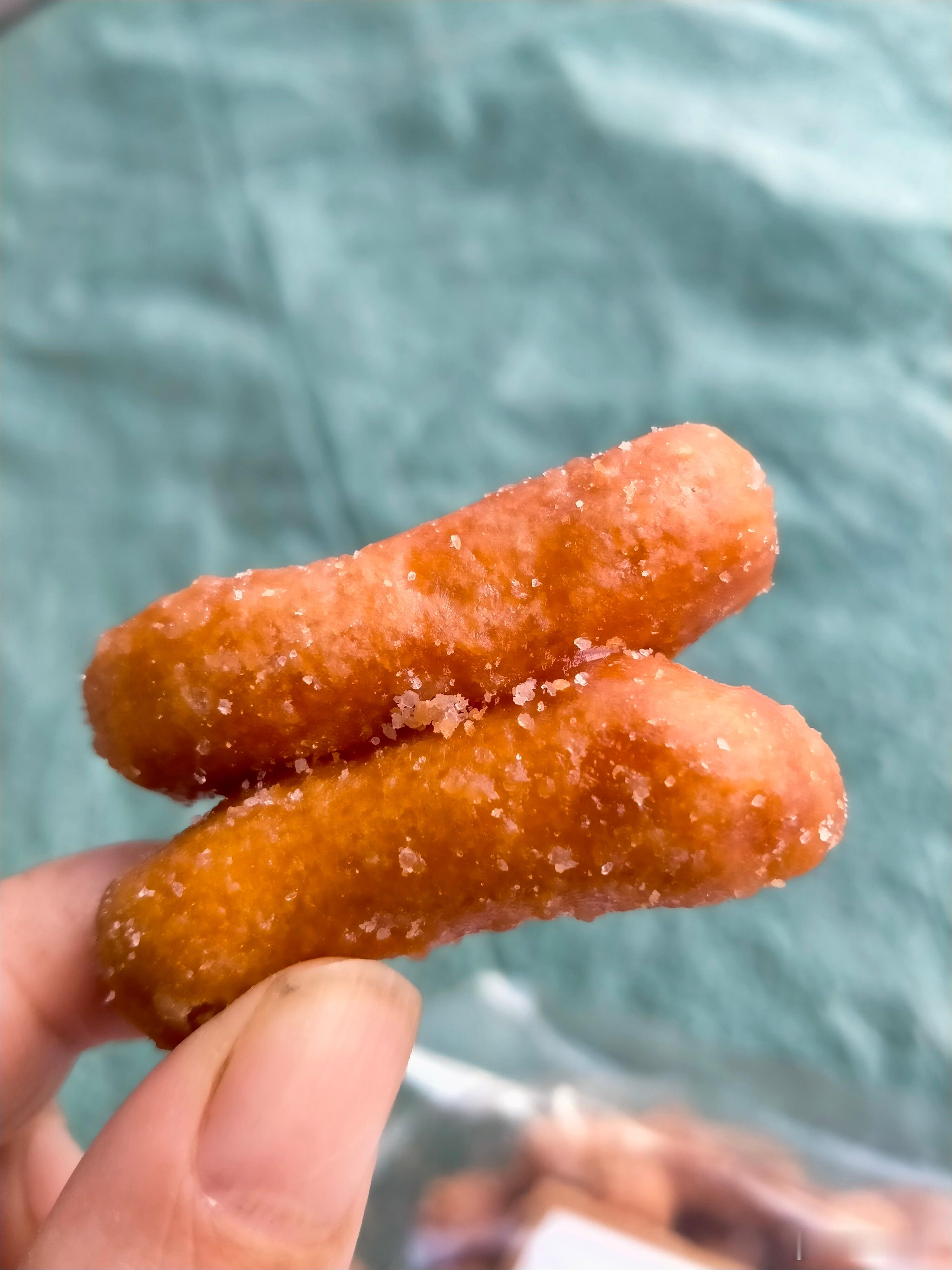 菜场买的这个点心好好吃，老板说他们自己做的，是真的又酥又脆。 ​​​