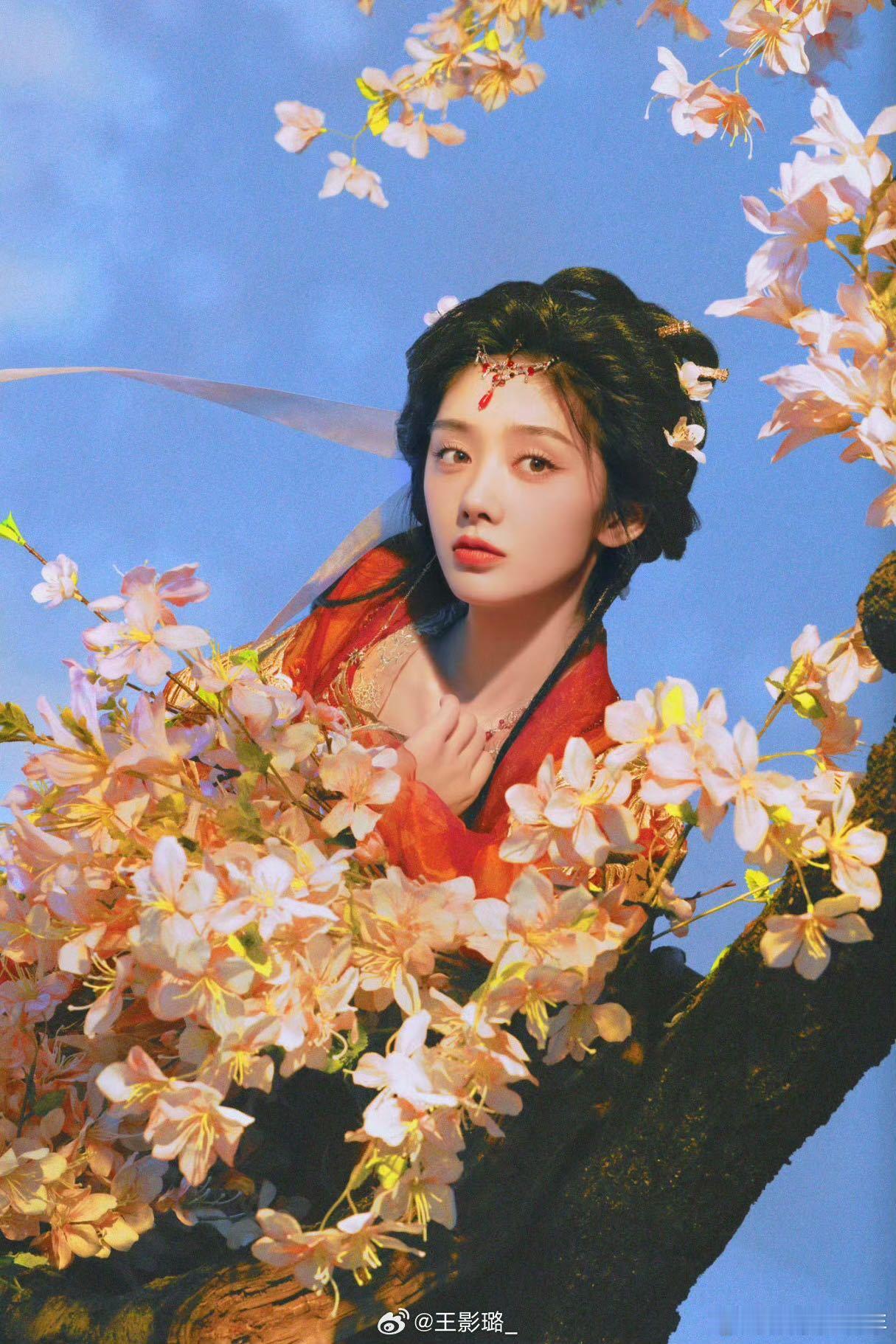 献鱼女主服化道我是真喜欢 谁懂啊！看《献鱼》完全被廖停雁的妆造吸引，王影璐还把咸