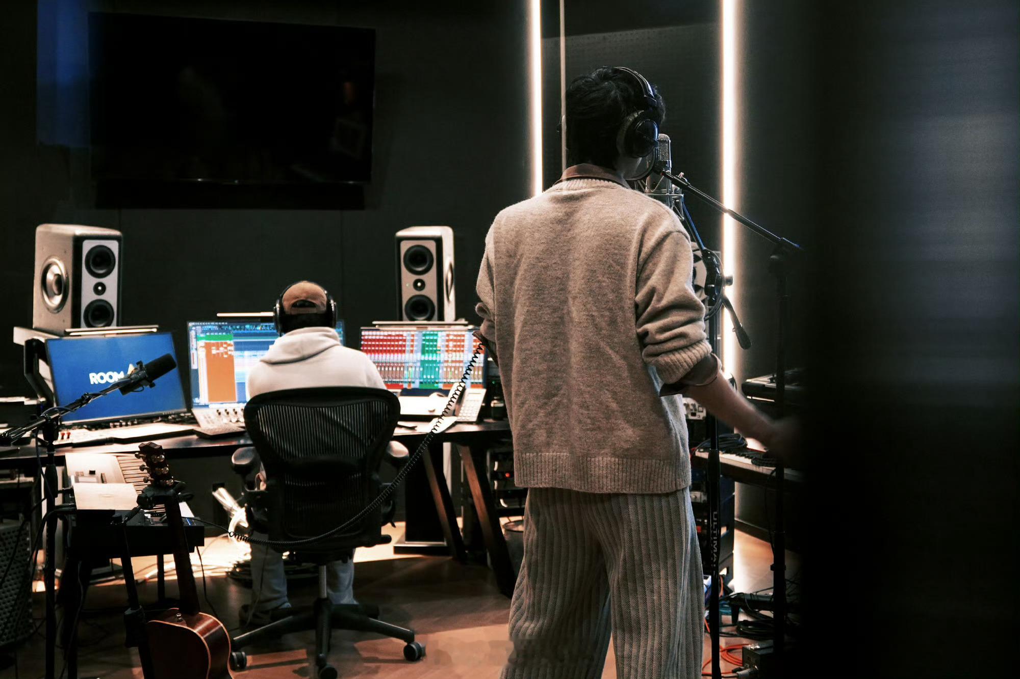 展轩录音室碎片展轩今日份新鲜营业，在录新歌吧，燥候燥候