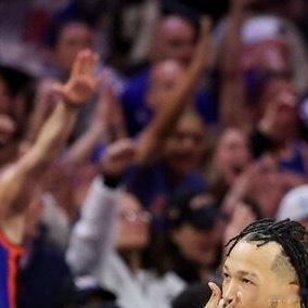 篮球体育 纽约尼克斯今天以144：114的大比分差，在客场大胜费城76人队，以4