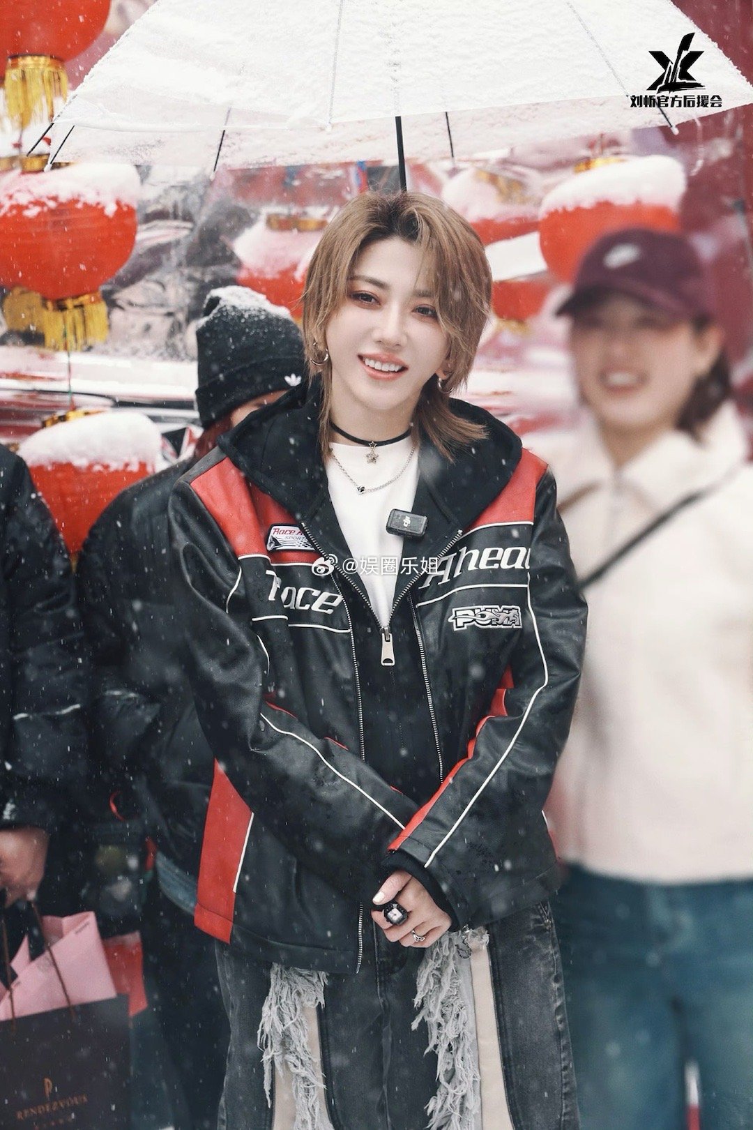 刘忻 先锋审美摇滚歌手刘忻，在山西长治录制湖南卫视元宵晚会，鹅毛大雪氛围感十足！