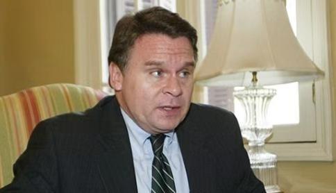 美国议员、有反华劳模之称的克里斯·史密斯对媒体说：“历史上日本与中国斗，从不吃亏