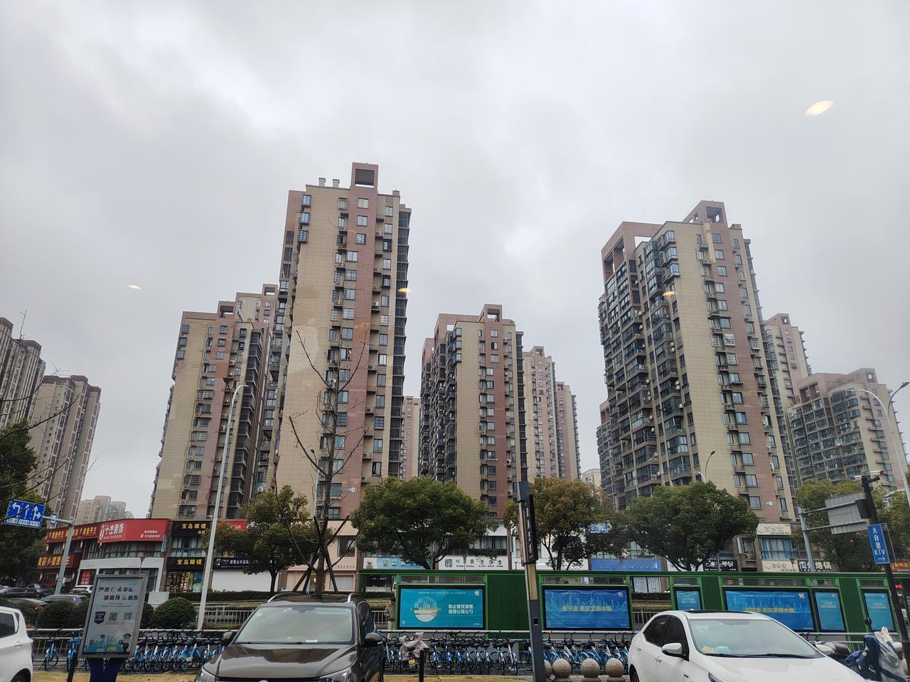 忽然发现，我在亲戚那边，也是有蛮多长辈的身份的。比如：姑父、姨父、表叔、堂叔、表