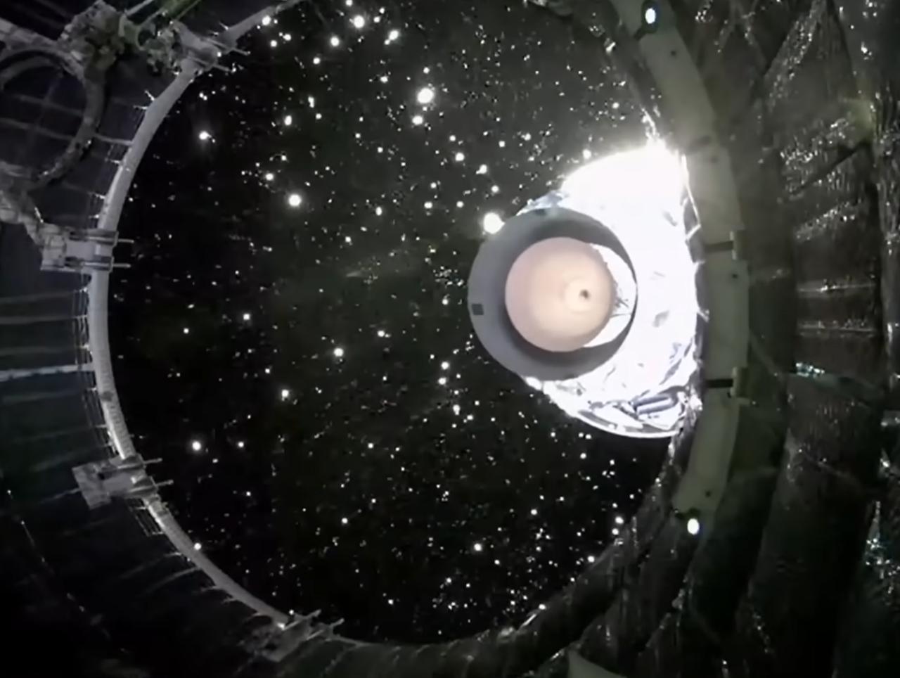 阿尔忒弥斯2号升空了，但是有一个最大的疑问，大家发现没有？

整个发射过程，直播