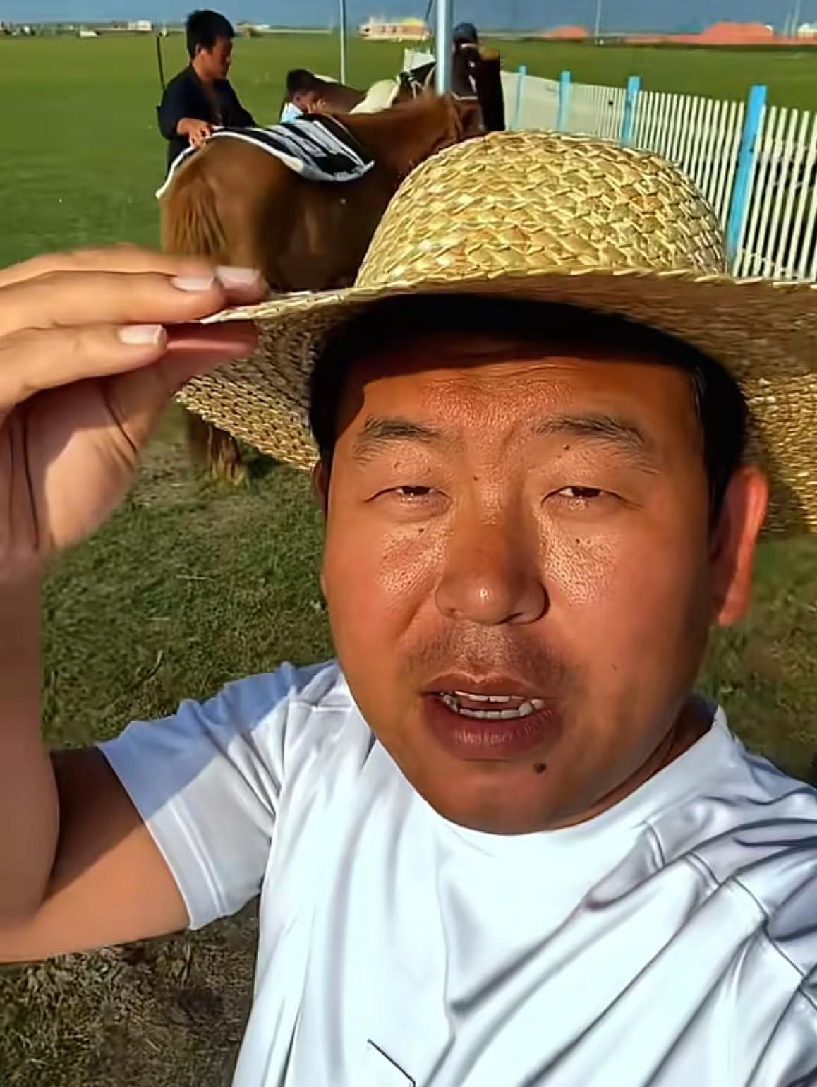 院长呀，有人催我发你的照片！安排了，要么发最帅的，要么发又黑又帅的！由米由家生态