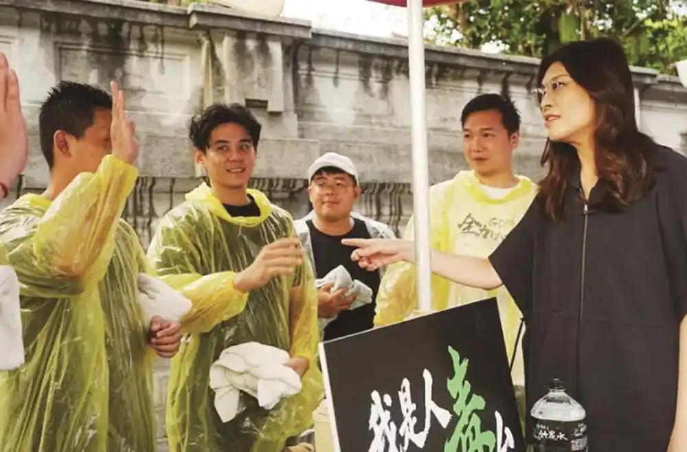 赖清德这次恐怕要头疼了，岛内局势已经乱成一团，7月19日，台湾国民党4名新生代政