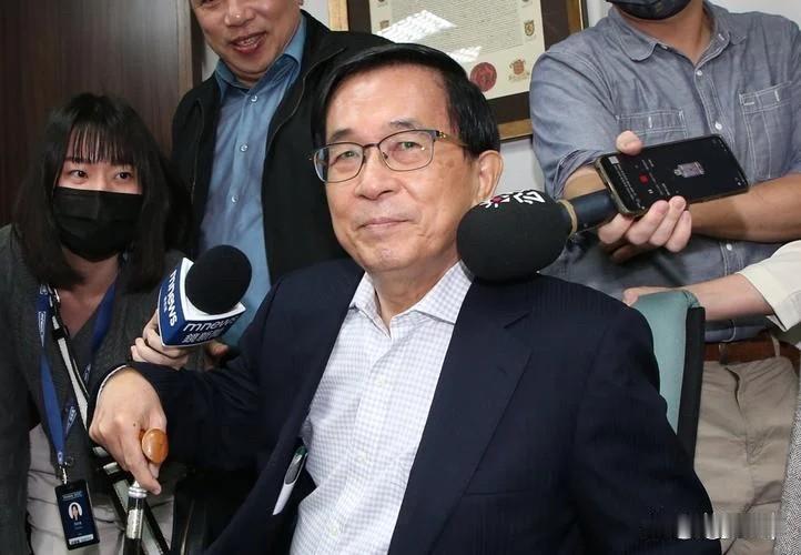 陈水扁近日再度借相关议题发声，试图博取舆论关注。赖清德原定出行计划因多国取消飞航