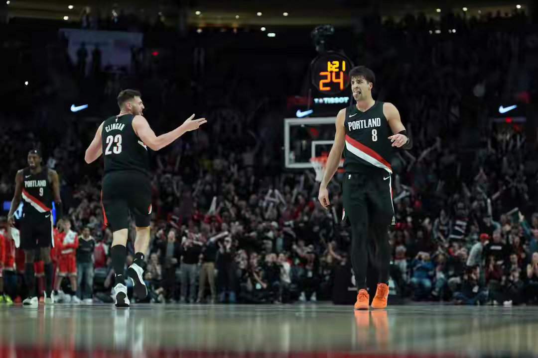 菜鸡互啄！开拓者与独行侠共出现41次失误 克林根&阿夫迪亚各5次NBA体育明星 