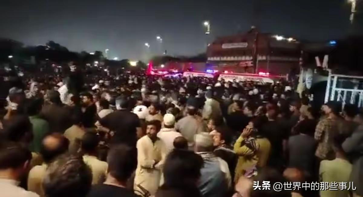 美国又创造了历史！美国驻巴领事馆士兵，向抗议人群开枪，造成死伤。
       