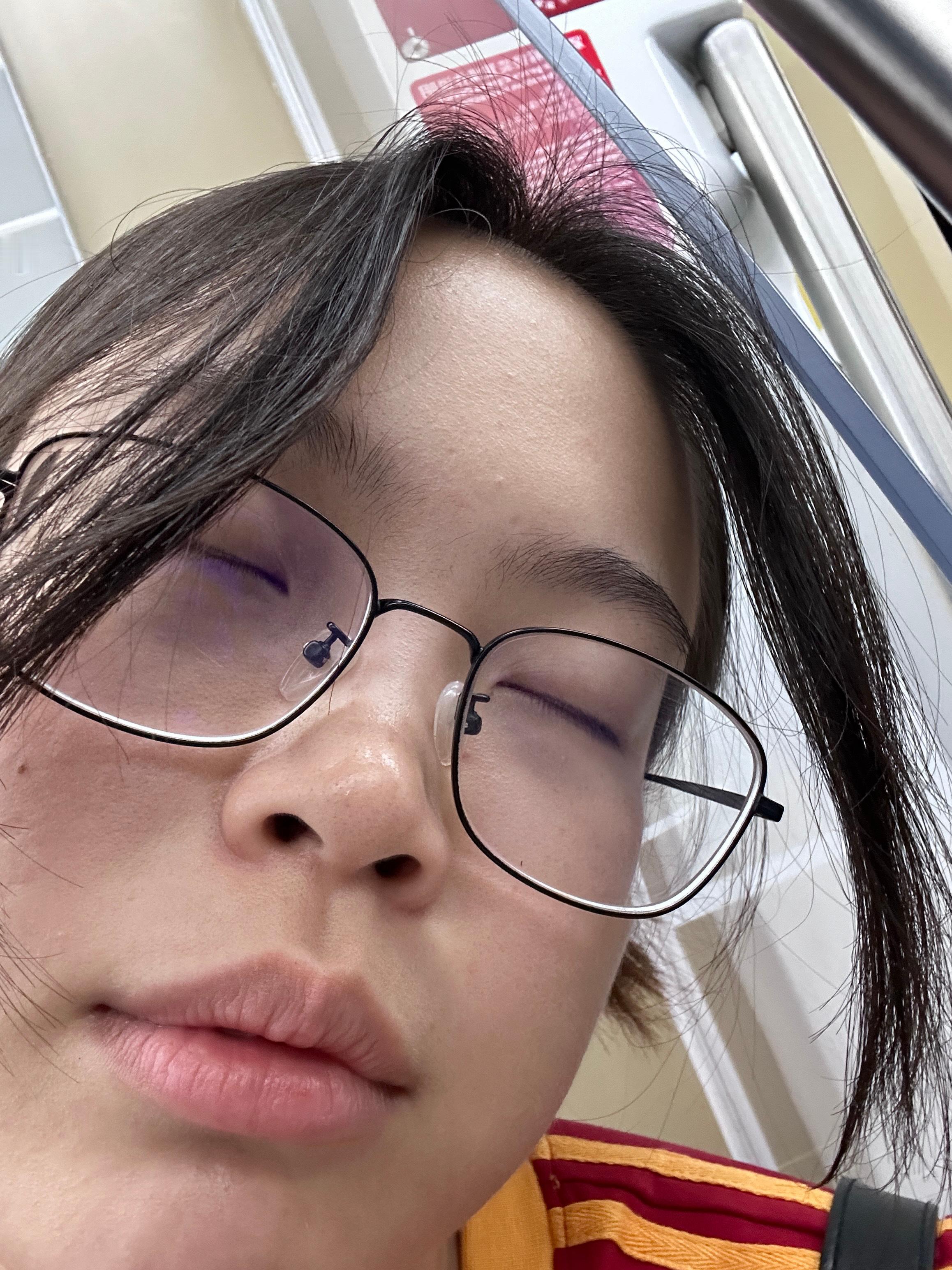 是的，我们店的衣服确实没有拼多多便宜，我们也做不到拼多多一样的仅退款和一次性的质