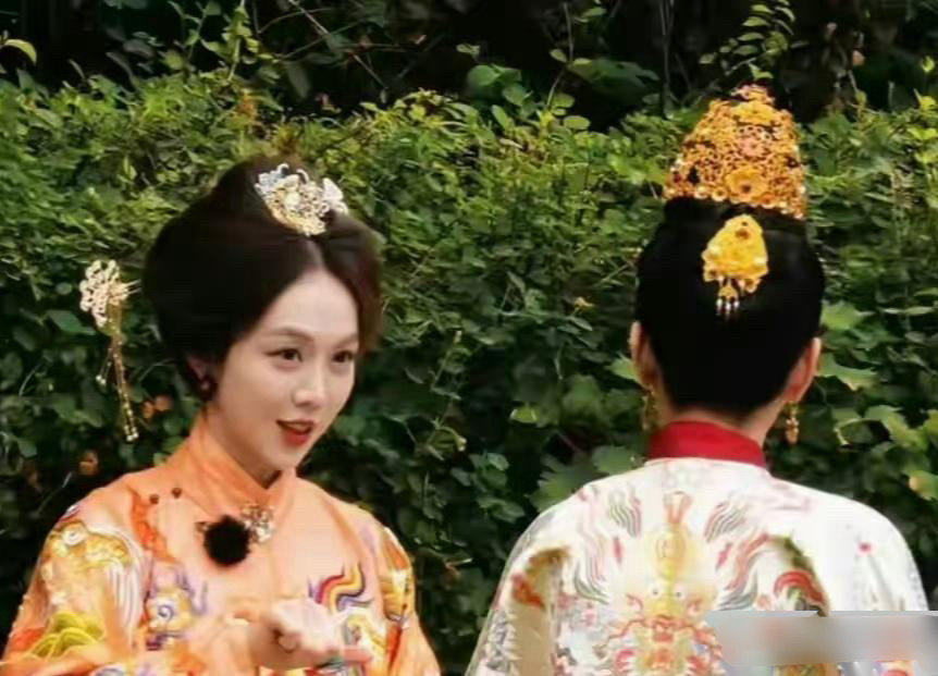 节目组是不是故意的，姜妍和虞书欣的妆容差距好大啊 ​​​