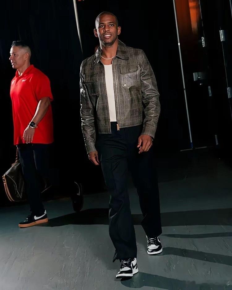 湖人记者Harrison Faigen疯狂嘲讽老保罗！在老将克里斯-保罗被快船交