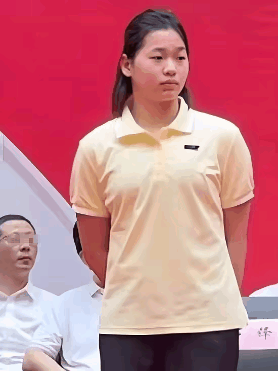 婵宝发育了，身体肯定有变化，俗话说，女大十八变，她的饮食结构肯定是监控的，也是被