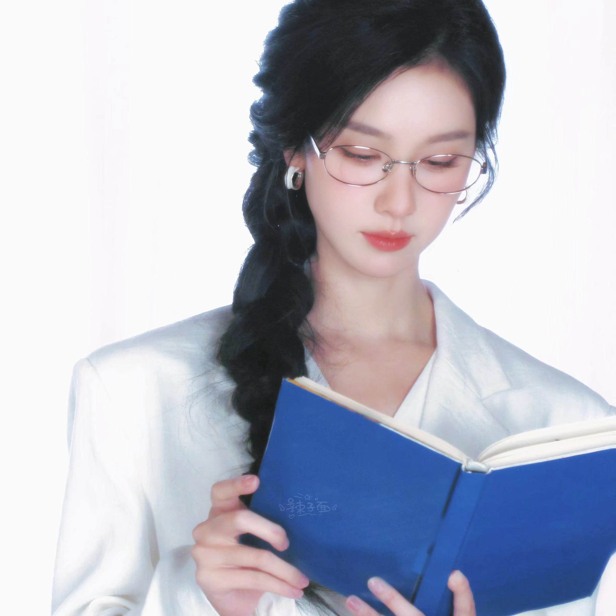 可以训我嘛陈都灵