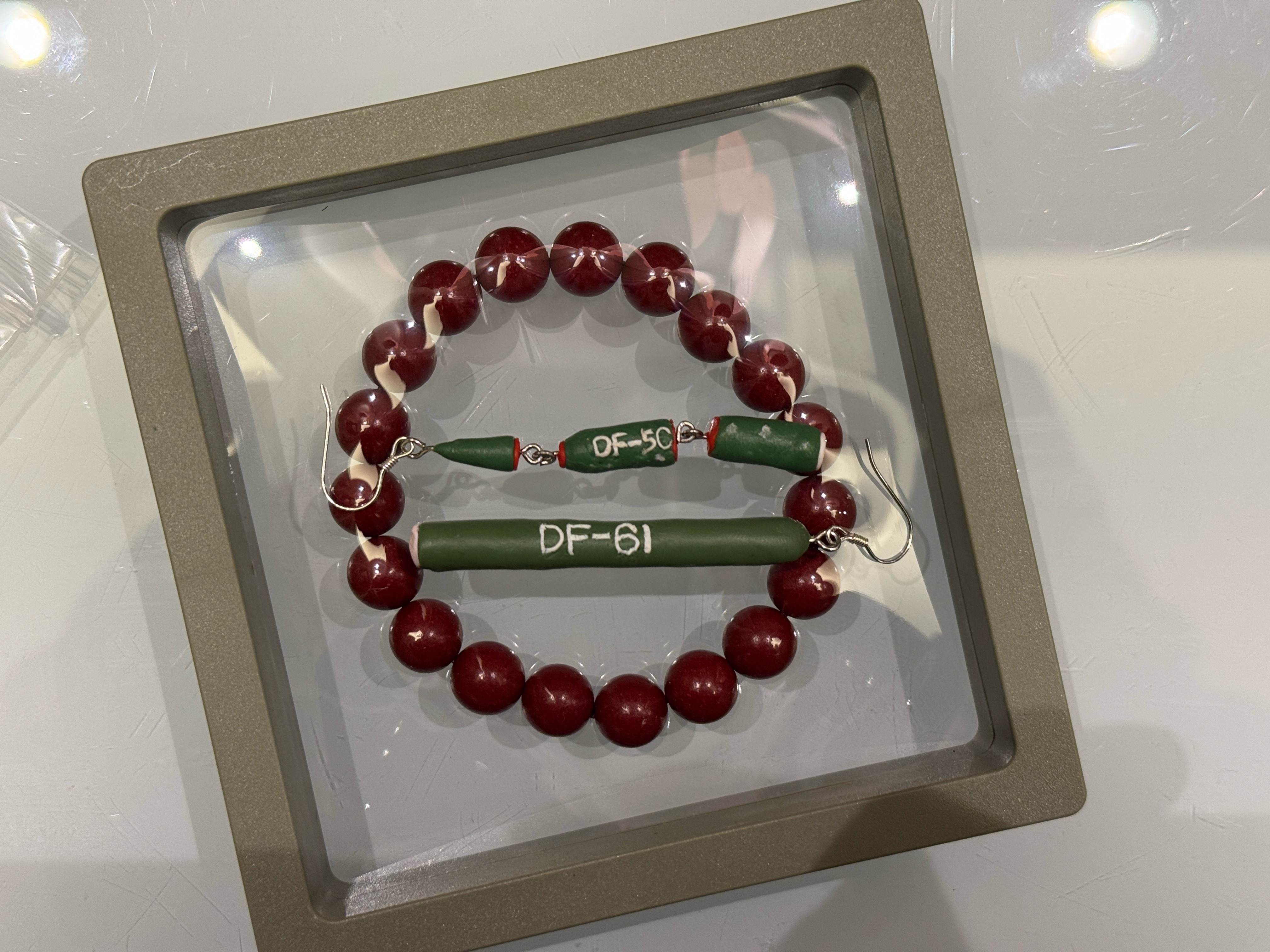 一个月没回家 回家拆快递像是在拆盲盒“咦我买了这个？”“咦谁给我送的这个？”首先