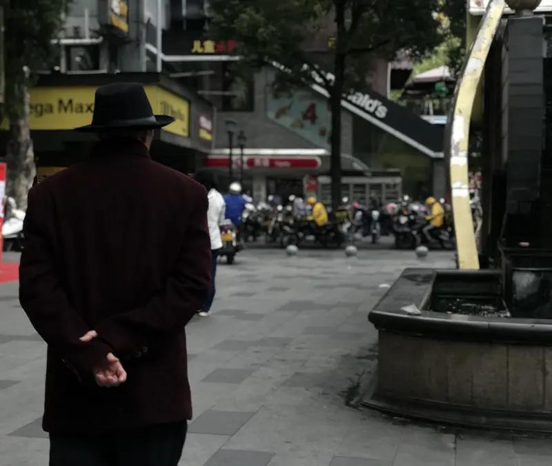 玉渊谭天说“高市变成了‘搞事’”，真是再贴切不过。日本首相高市早苗谈及台湾问题时