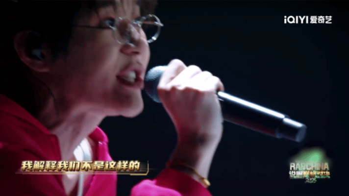 VaVa梁源吵起来了早安巅峰舞台梁源全肯定说唱巅峰对决舞台上各方大胆输出自身想法
