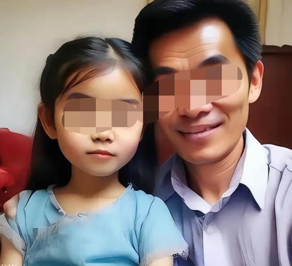 这是广东一个真实的故事。
13岁的盲童女孩，从小被父母遗弃在福利院。为了能被领养