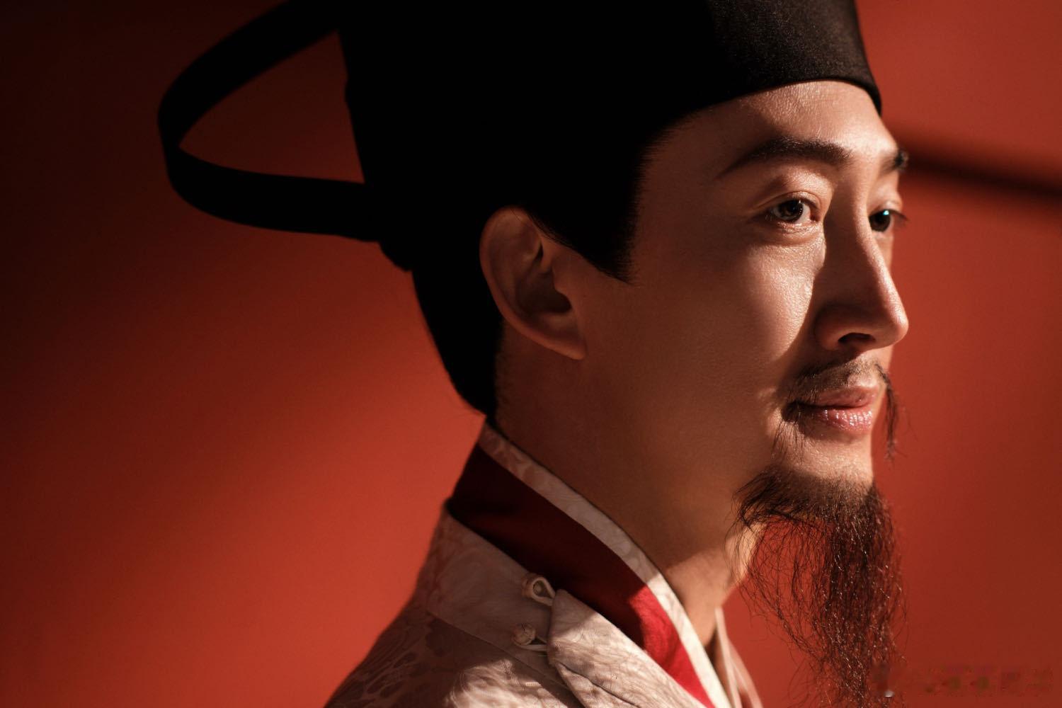 十二花神 好看春晚《贺花神》的片段太有画面感了！满屏荷花映着水波，光影在他身上流