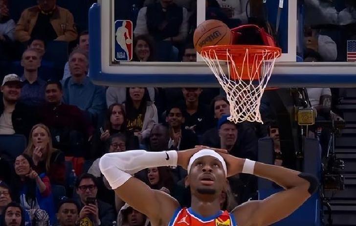 打假球？巴特勒伤退，格林看戏，勇士压制卫冕冠军，收视率回升
：库里不打，勇士居然