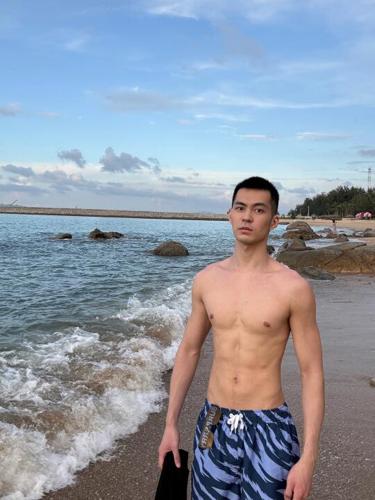 又来海边玩水了🌊