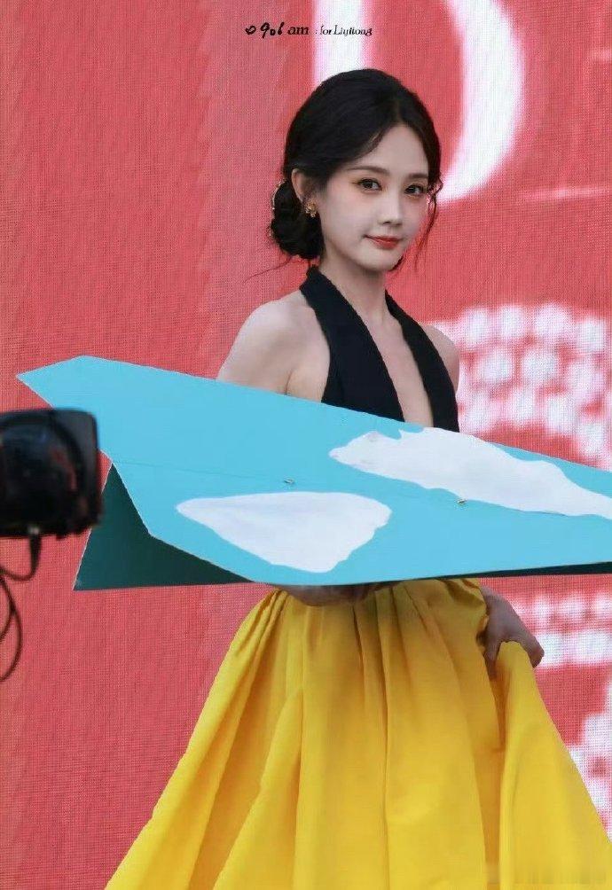 李一桐、 田曦薇、 陈昊宇、 喻言、 宋雨琦、 章若楠 、宋妍霏 、卢昱晓、 陆