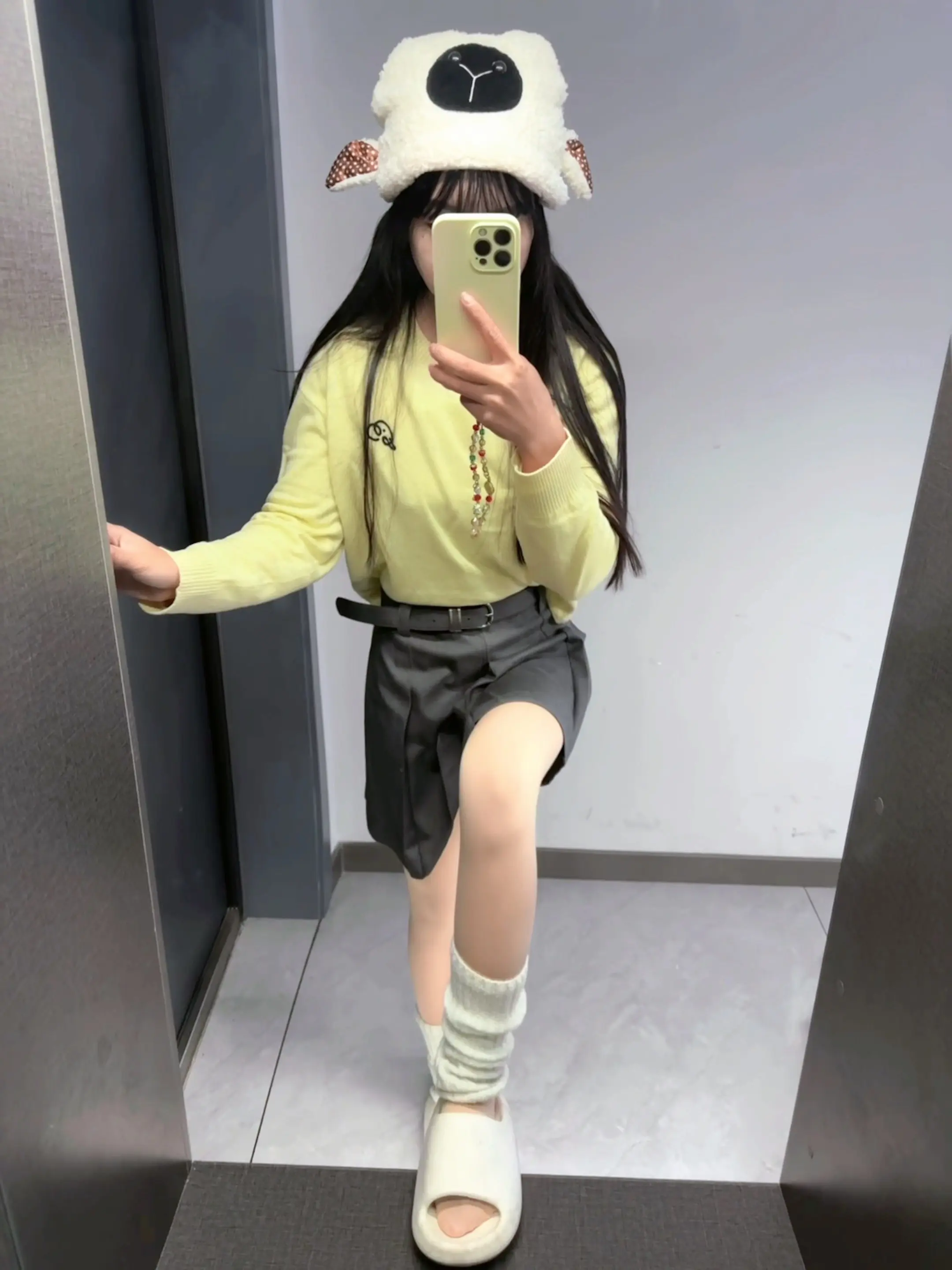 随意穿搭 我的身高视角 不露脸系列 试衣间拍照 早春辣妹我先当了