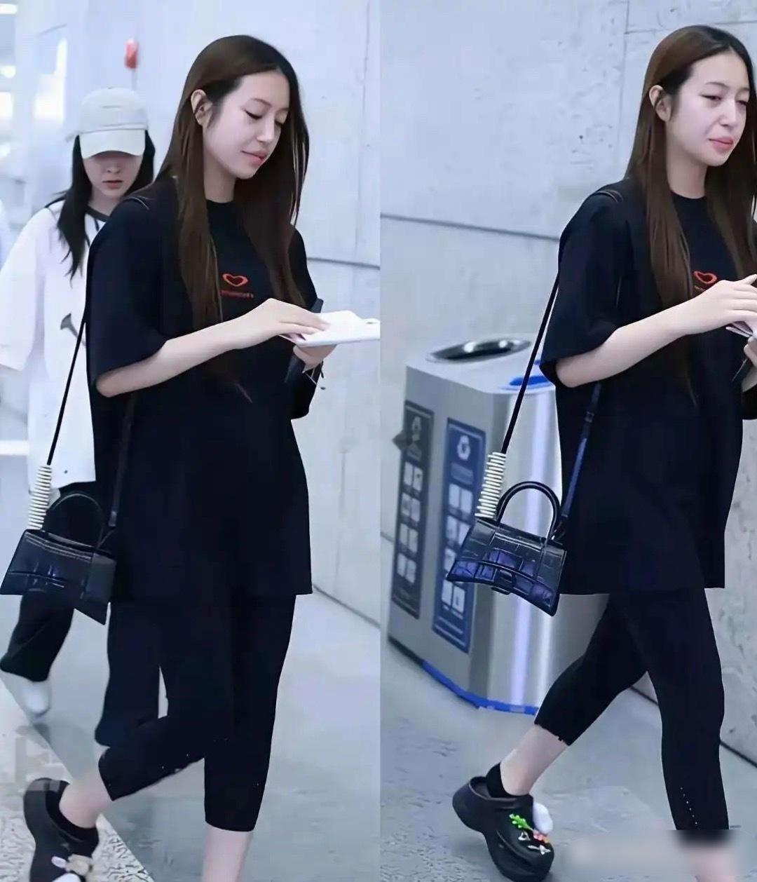 赵薇的女儿，这富炫得……一双鞋就抵普通人2个月工资了吧！ 