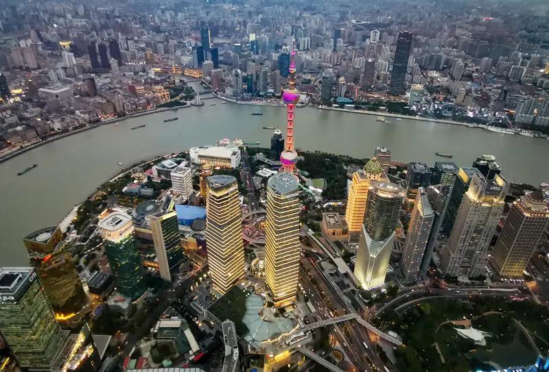 “规模出效益，垄断出利润”这话太有道理了。在商业世界，大鱼小鱼的格局差异就这么来