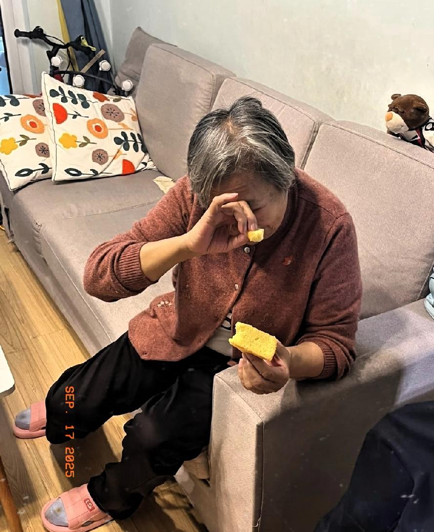 产检时婆婆藏起B超单，圈出“女孩”两个字逼我流产的瞬间，我摸着肚子里轻轻的胎动，