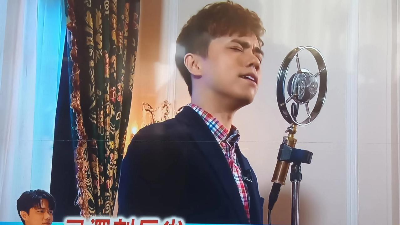 屏幕新闻，知名歌手“已深刻反省”，俗語形势比人強。